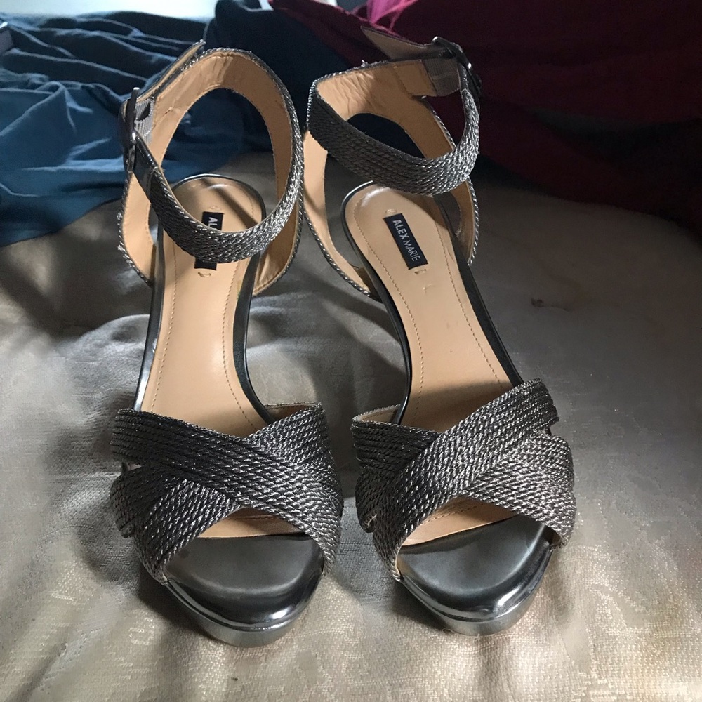 Alex marie heels |